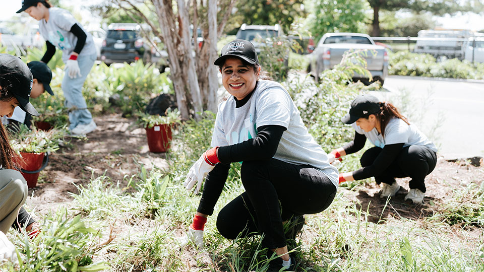 A volunteer at V4U Day 2023.