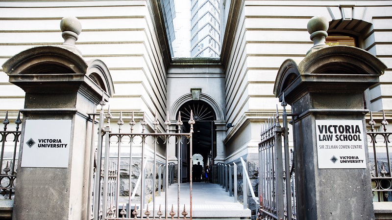 VU’s top law graduate wins Supreme Court Prize