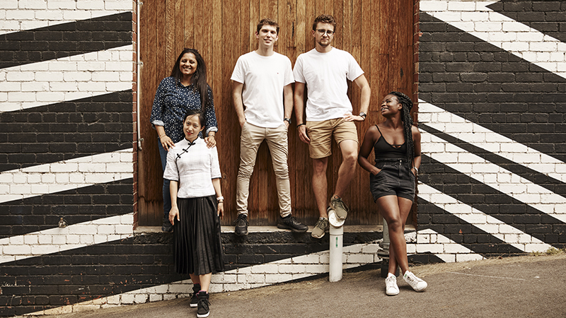 International students urged to ‘hang local’ 