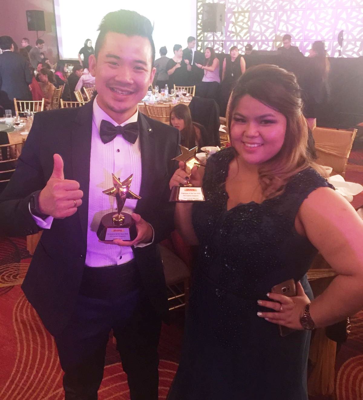 VU alumni KerSoon and Chai Lai Kuan with awards