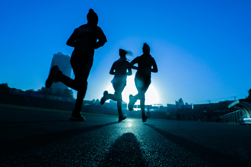 Women running 
