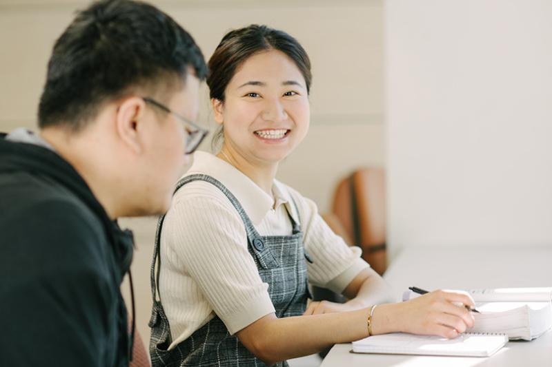 Chinese international student Zixuan Lian, Bachelor of Business.