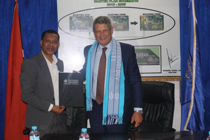 DIT Rector Dr Salustiano dos Reis Piedade with VU Chancellor Steve Bracks