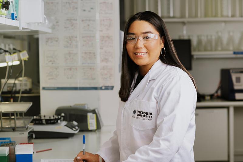Indigenous student Stella Rose Lay in laboratory