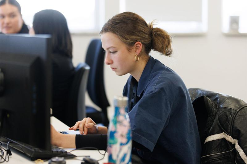 Student Contact Centre worker 