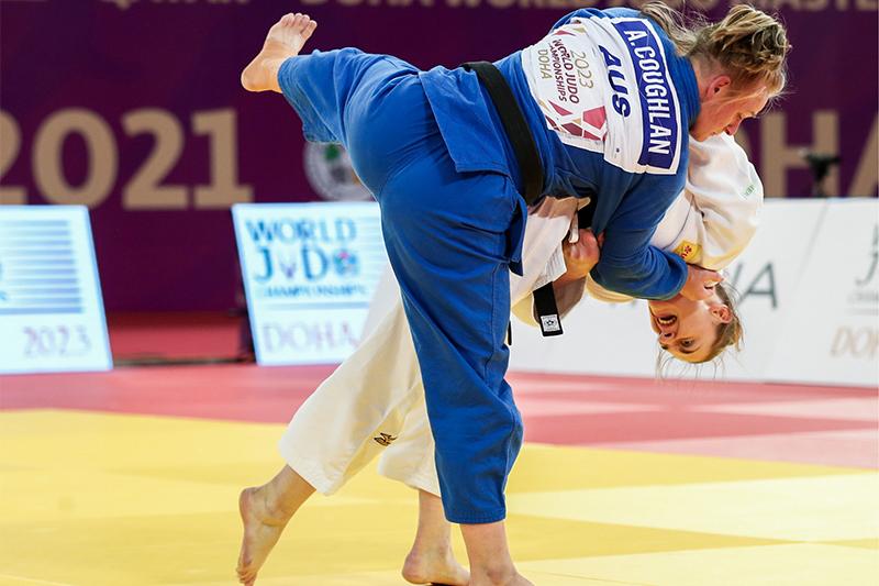 Aoife Coughlan competeing in a judo competition.