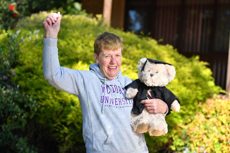  Joan Oliver graduates with law degree age 75