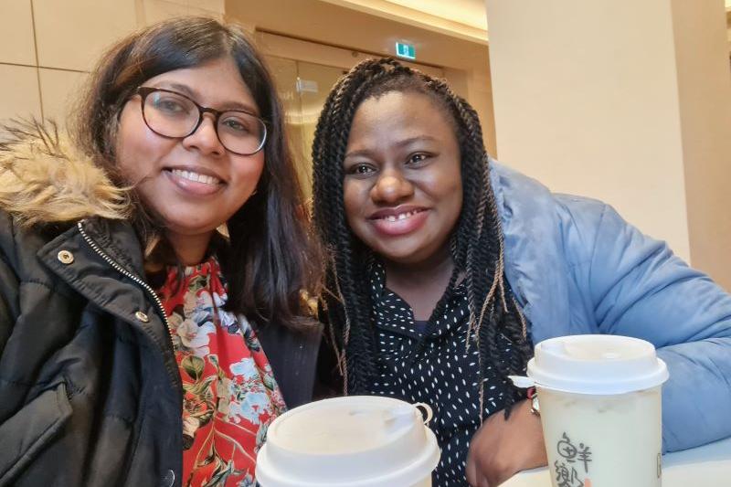  Dr Ruwangi Fernando (L) with Dr Morley Muse (R) drinking coffee