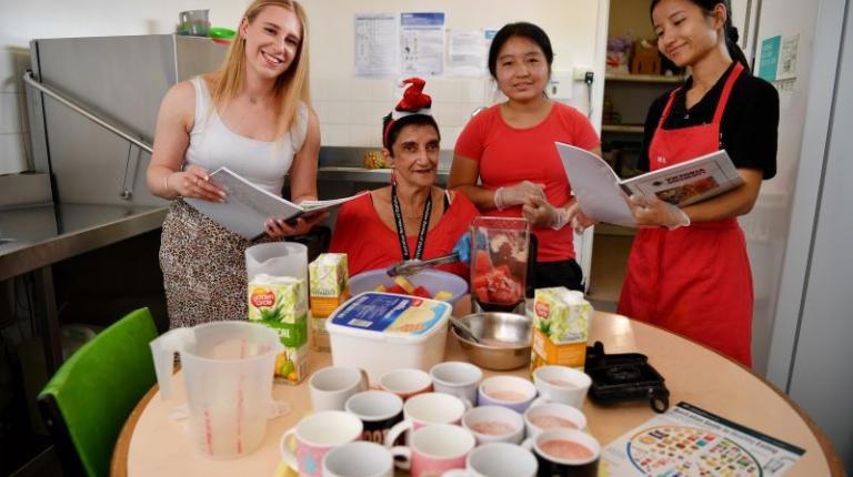 VU nutrition students team with NDIS staff to provide healthy meals for clients 