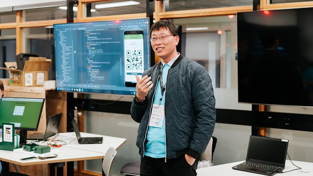 Teacher giving a class demonstration at VU Open Day 2023