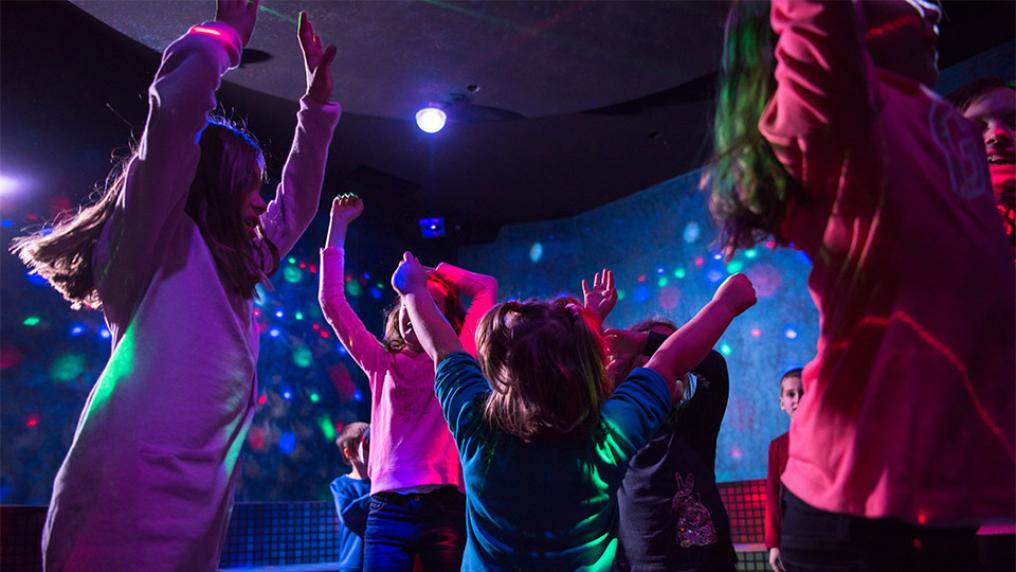 Kids dancing