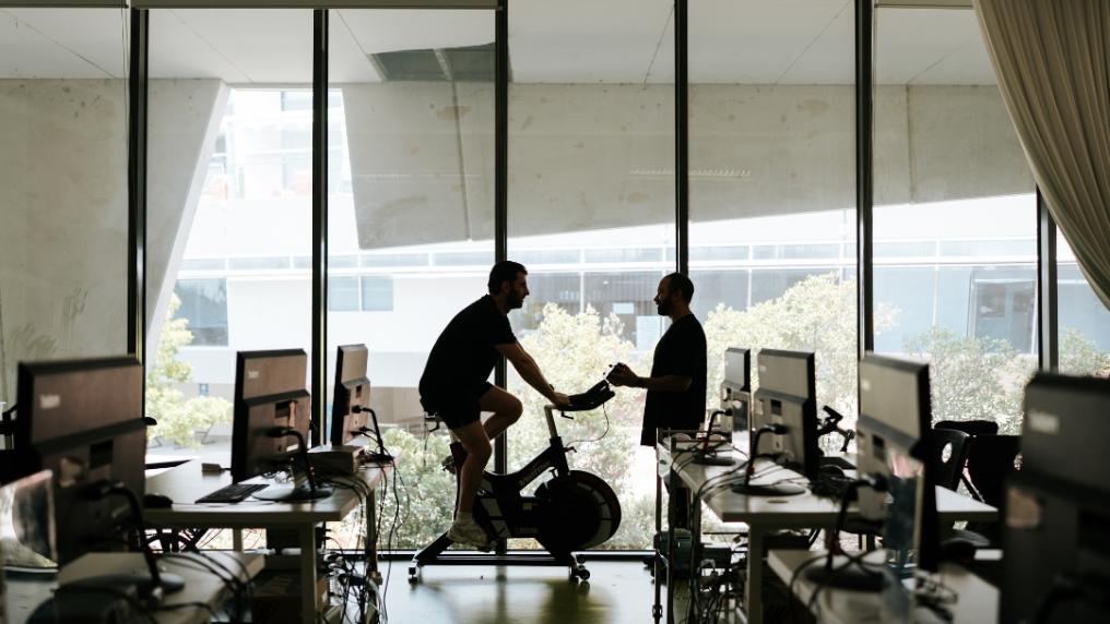 Students in the exercise physiology lab