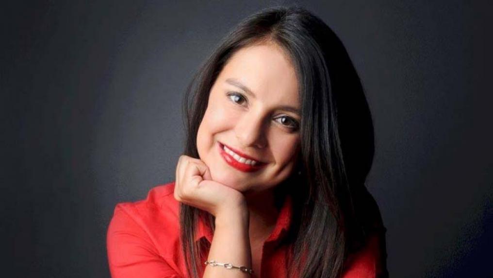 Laura Novoa.