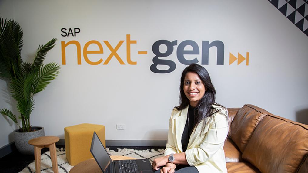 Master of Business Analytics student in SAP studio