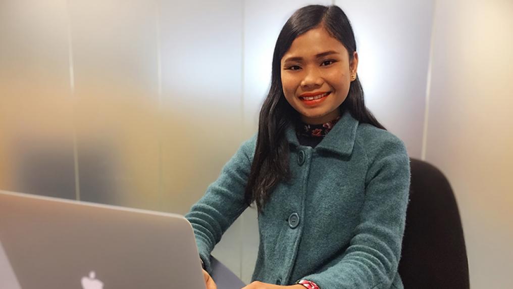 Evi Sinaga